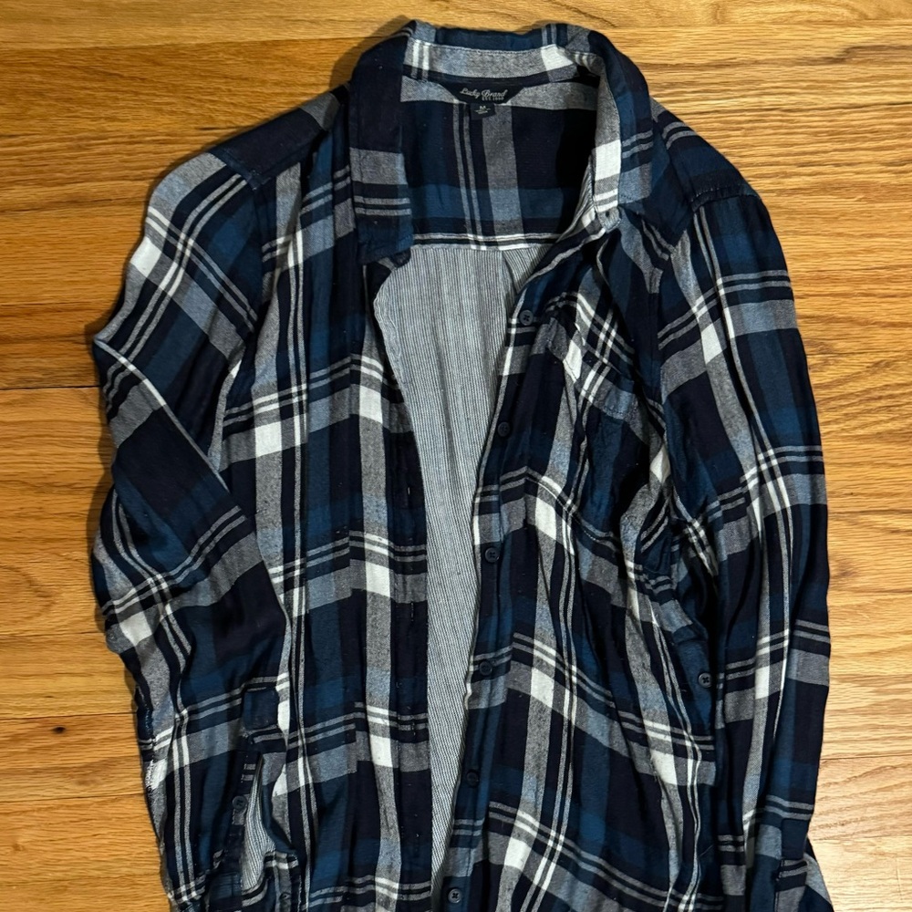 Lucky Brand flannel button down shirt. Size M.